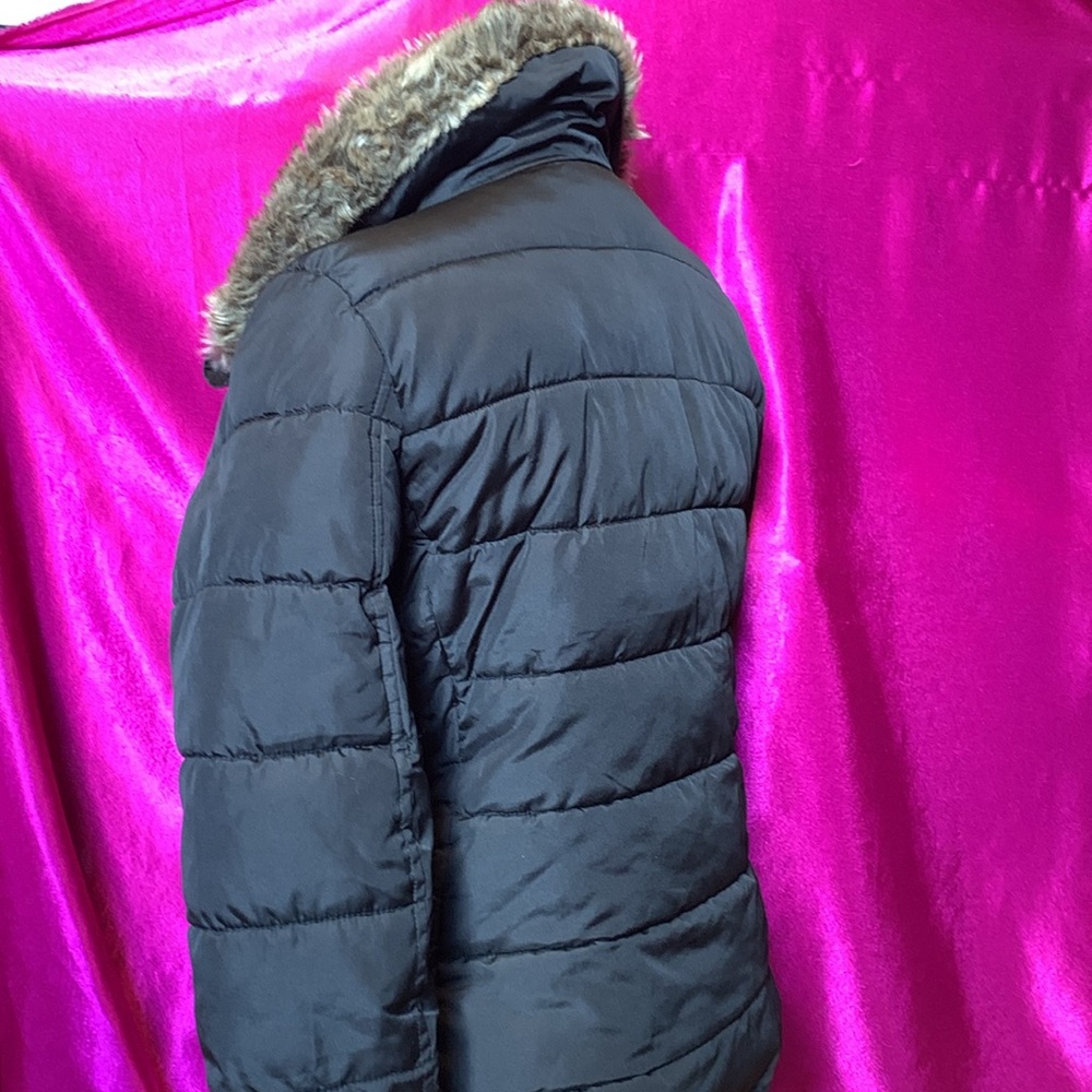 Old Navy size, extra small, puffy, black jacket, faux fur collar - Picture 5 of 6